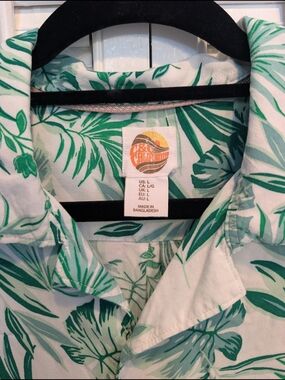 C&C California Men's Sz L Green & White Tropical Shirt